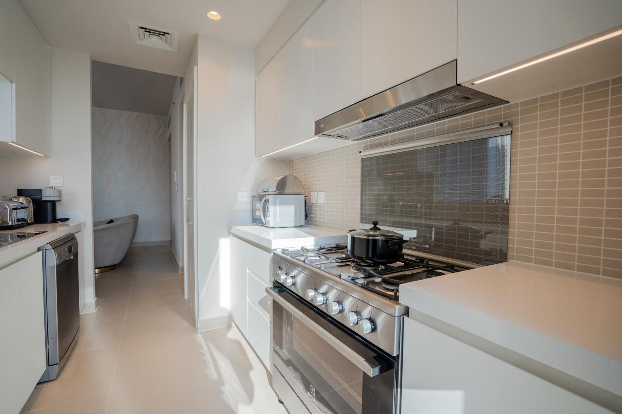 Nasma Luxury - Harbour Gate Tower 1